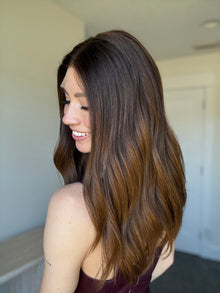Lively // Signature Wig // 18 inches // Medium