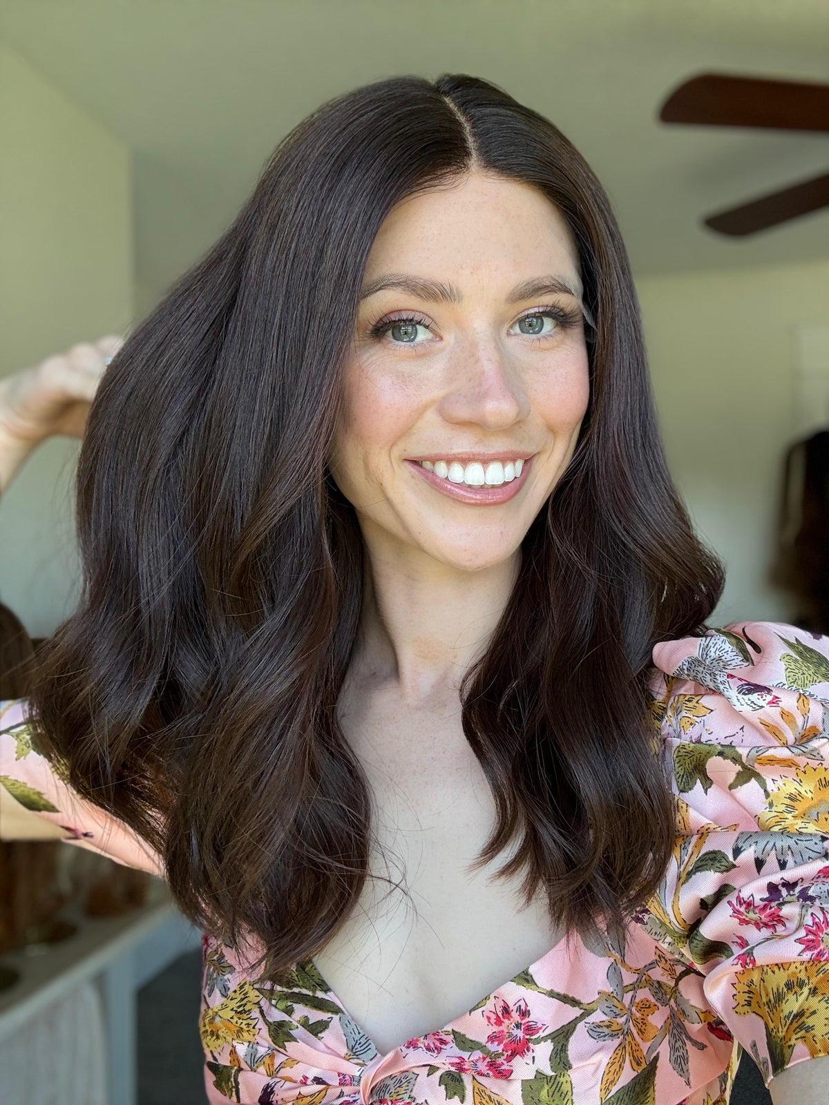 Royal With Rooting // Signature Wig // 18'' // Medium